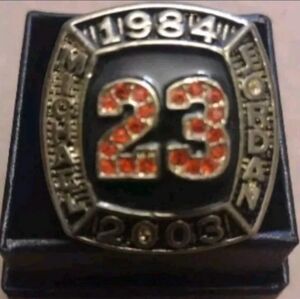 NEW! MICHAEL JORDAN CAREER HALL OF FAME SIZE 11 RING WITH RING BOX & POSTERS SET